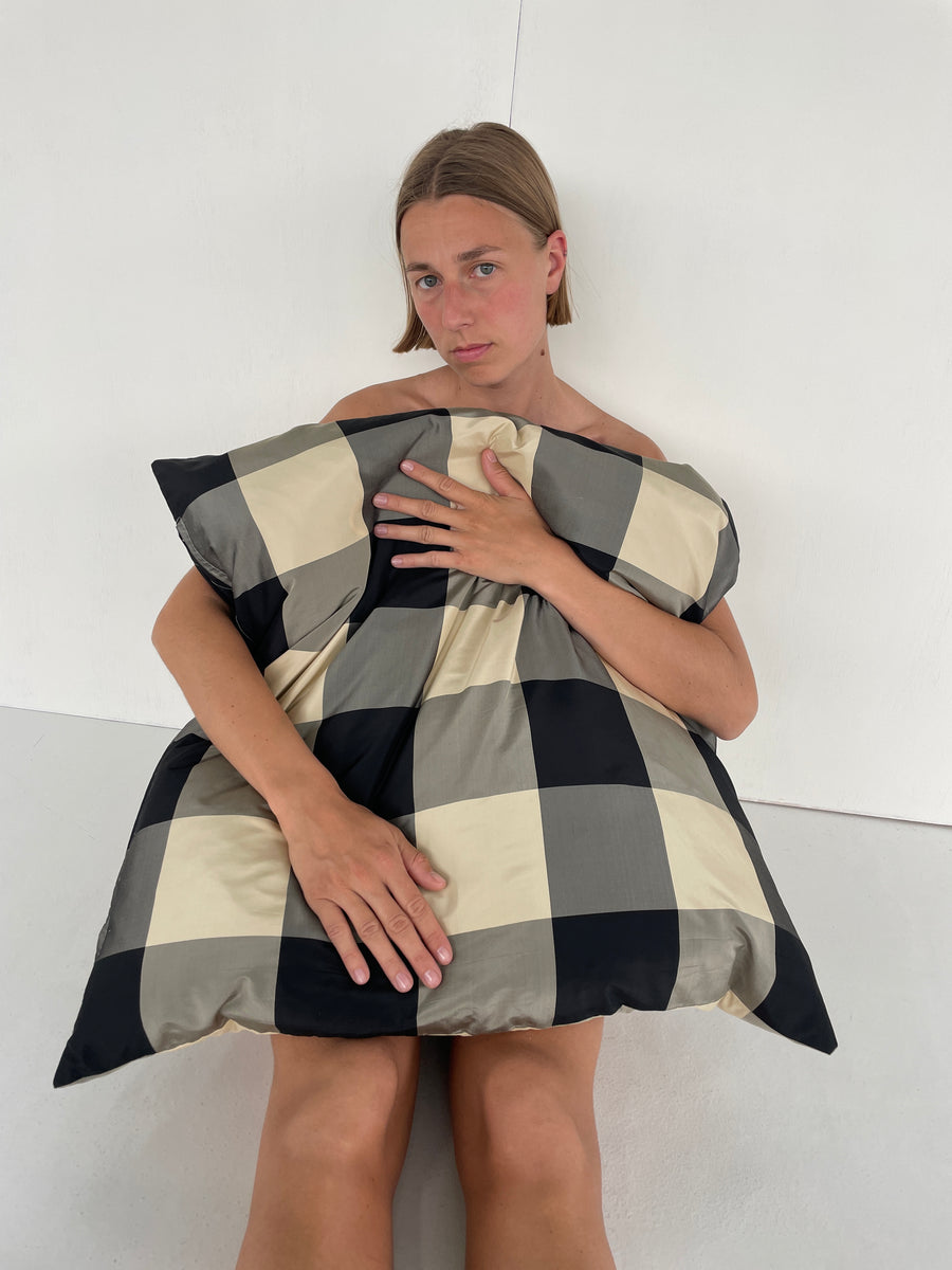 pillow chess square